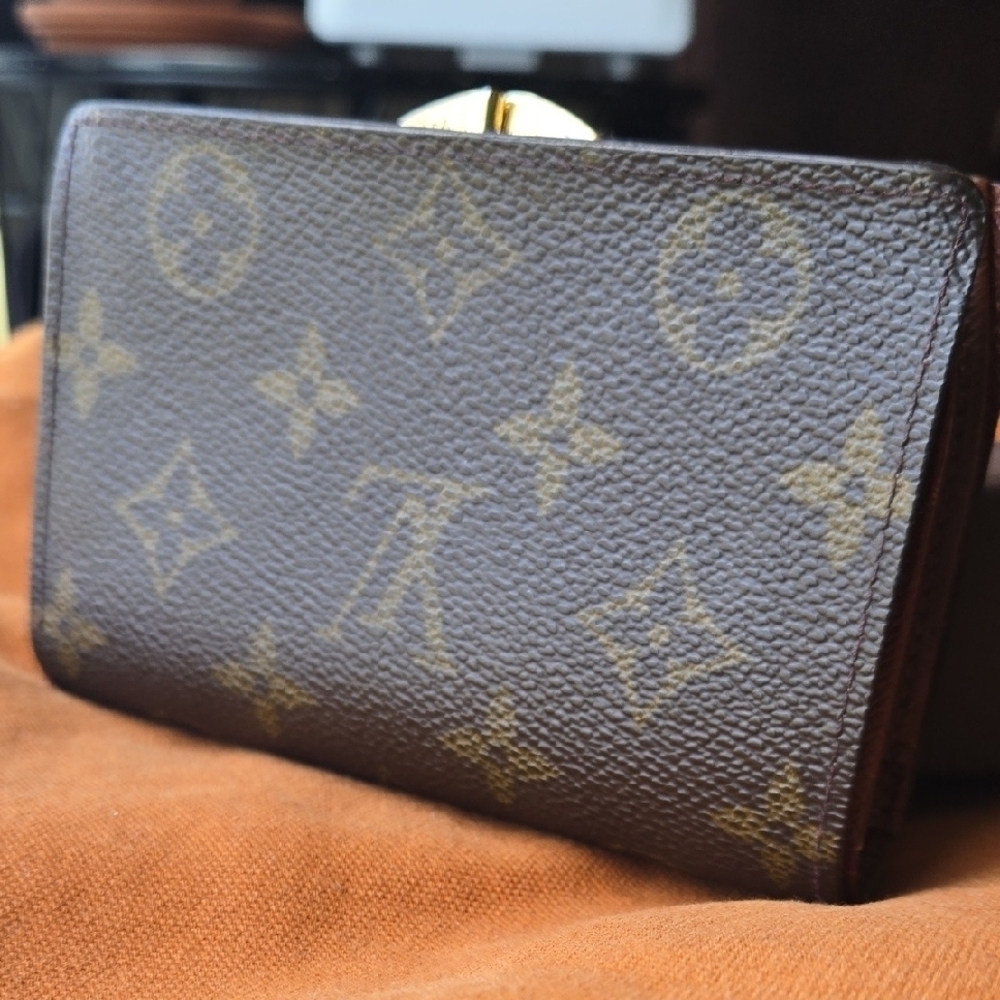 Louis Vuitton Brown Monogram Wallet Compact Design - Picture 10 of 10
